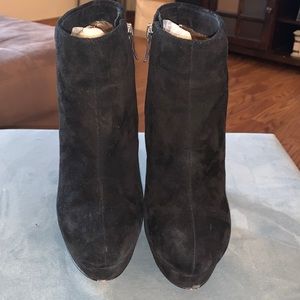 BCBG Generation BG-Jordana Platform Suede Boot Black size 7